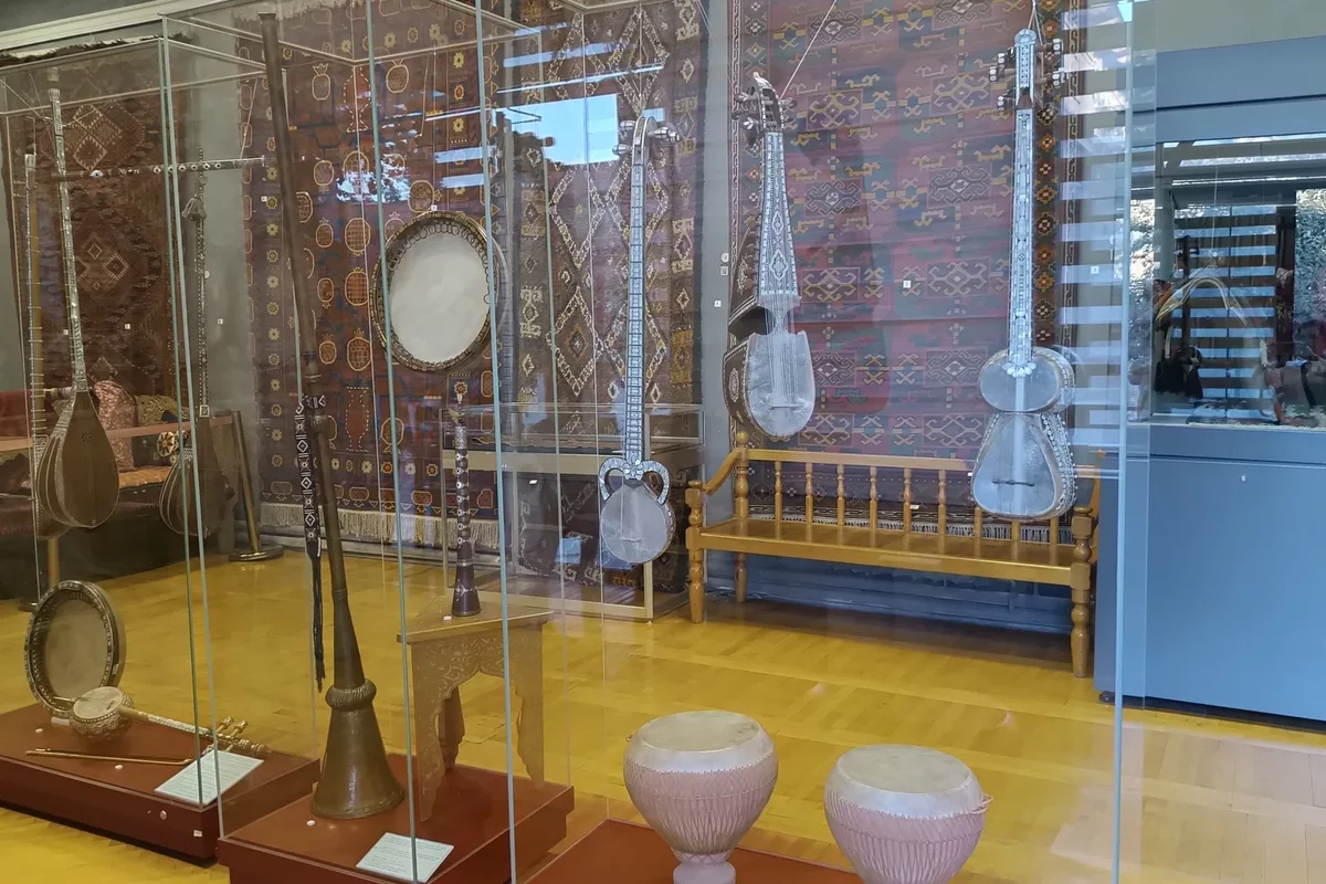 Народные музыкальные инструменты Узбекистана